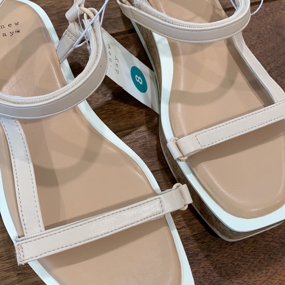 Size 8 - Summertime Sandals - Velcro/ Cork Platform, '90s athleisure - Picture 8 of 10